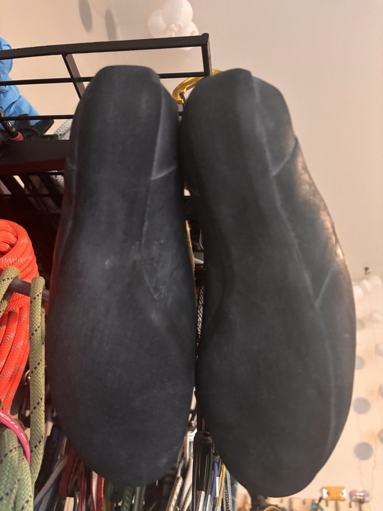 Unparalleled UpMoccs Size 10