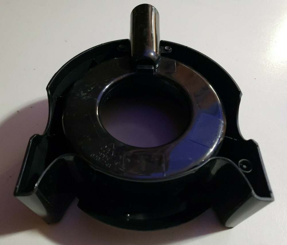 Black And Decker pulp separator with spout part only je2400 extractor