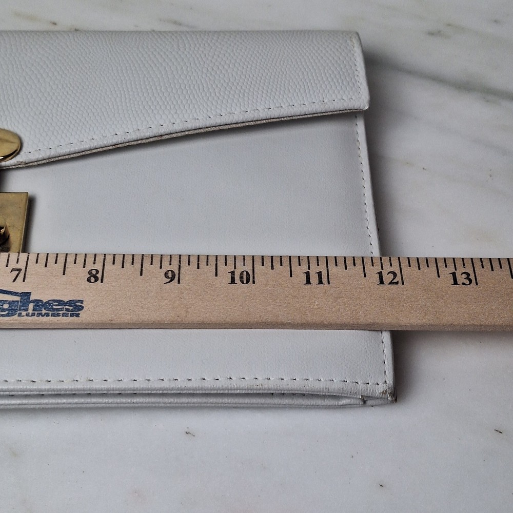 Vintage White Front Clasp Leather Clutch/Crossbody Without Strap
