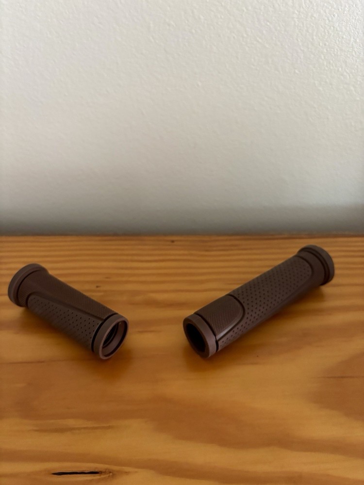 Brown Bicycle Saddle And Handlebar Grips