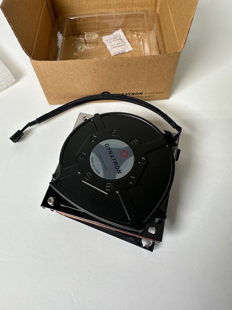 Dynatron B9 Intel Xeon FCLGA3647 Square ILM Socket 1U Active CPU Cooler