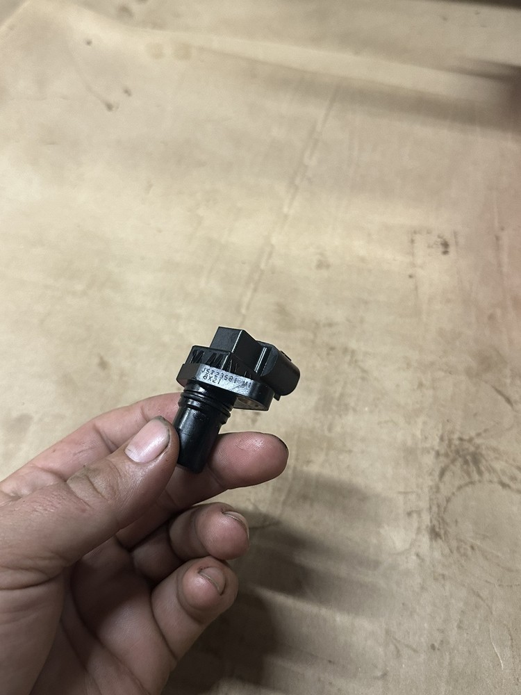 OEM SUZUKI CMP SENSOR PN# 33220-76G02 (B-150-2)