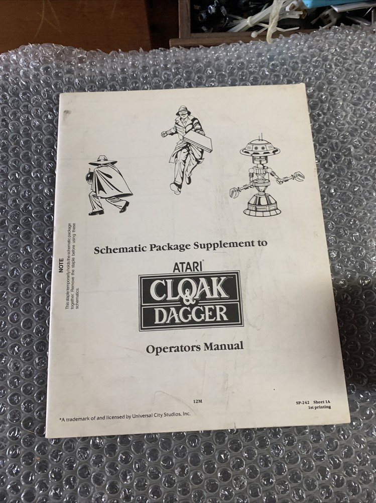 Original ARCADE GAME owners manual Cloak And Dagger Set Atari￼