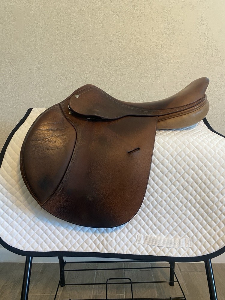 Custom Saddlery Jump Saddle
