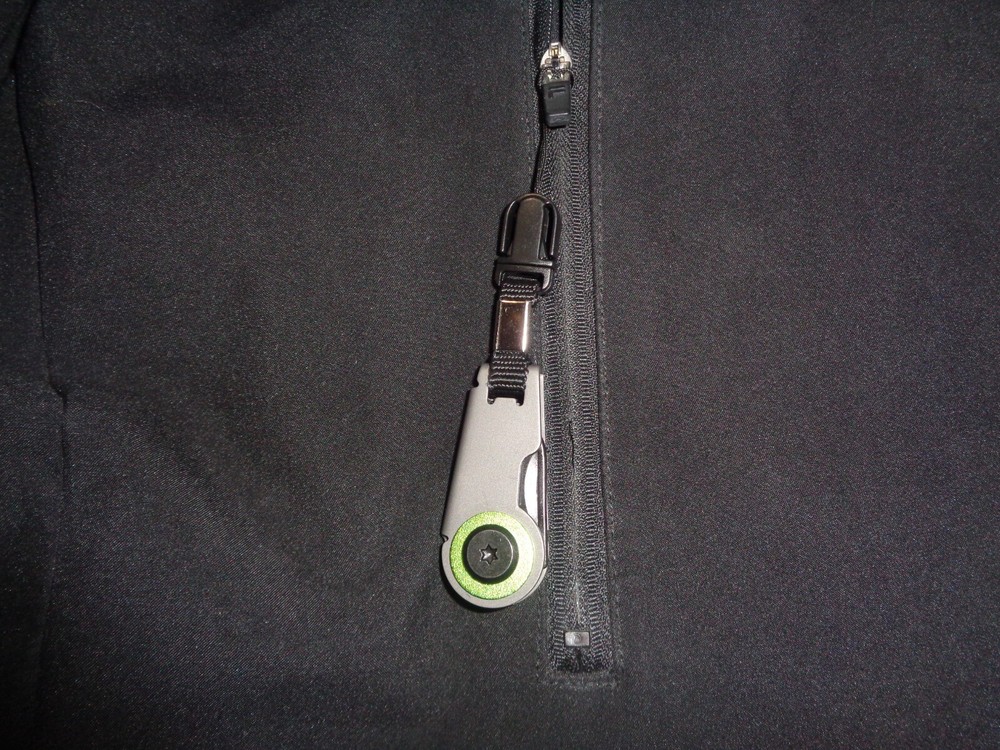 Zip Blade Knife Attaches to Zipper Pull Tab with Locking Blade Quick Release Tab
