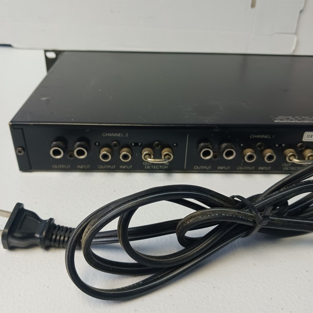 Yamaha GC2020 2-Channel Stereo Compressor Limiter Rackmount Dynamic Processor