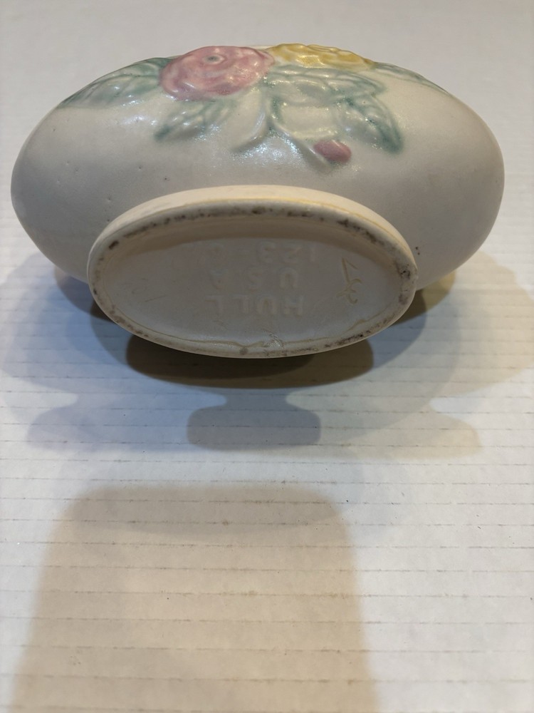 Vintage Hull Art Pottery Magnolia pattern planter