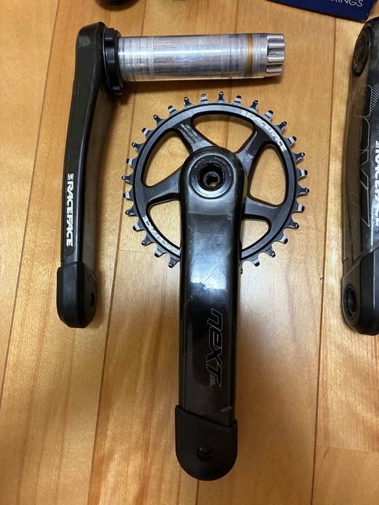 Race Face carbon cset 2 sets, power meter specification, BB and other