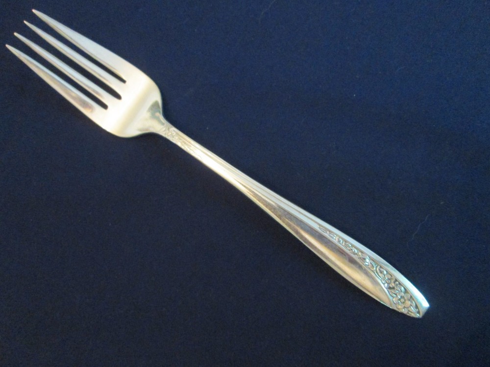 SALAD FORK! Vintage Wm. ROGERS silverplate: STARLIGHT pattern: EXCELLENT!