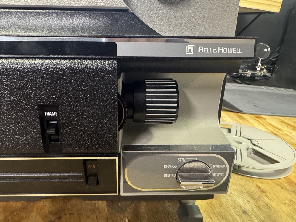 Bell And Howell 1638c Projector