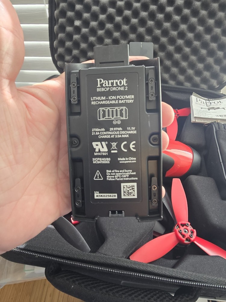 Parrot Bebop Drone 2 (Red) with Parrot Case