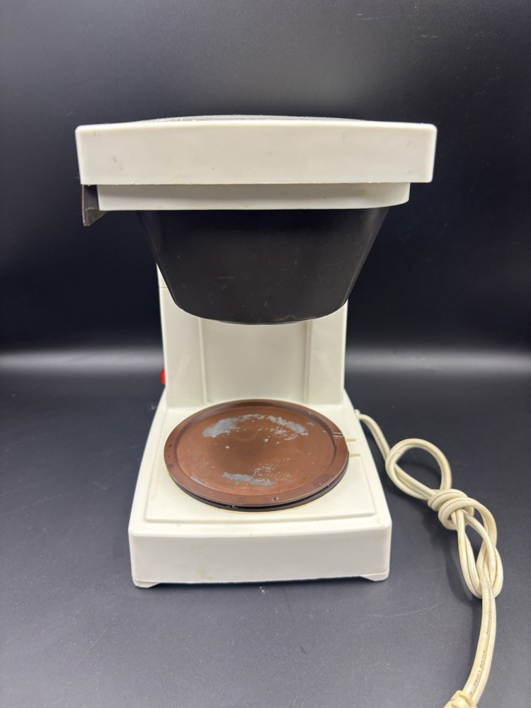 Mr Coffee Jr 4 Cup Maker. Machine Missing Carafe