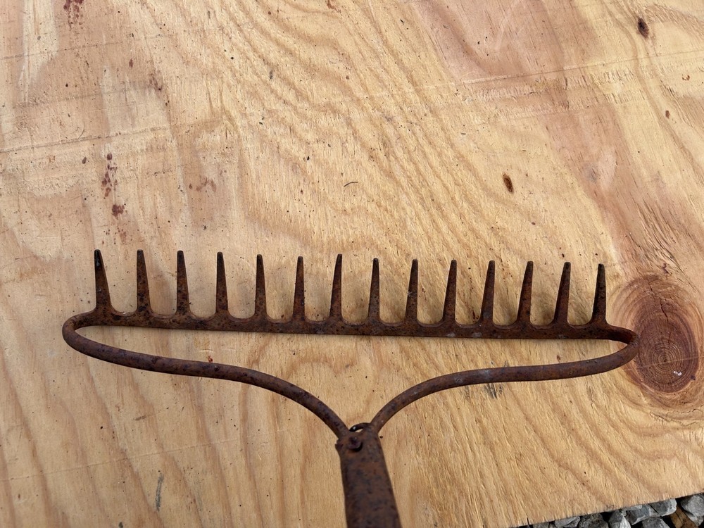 Rake Head Rusty Rustic no handle Original Vintage Primitive Metal