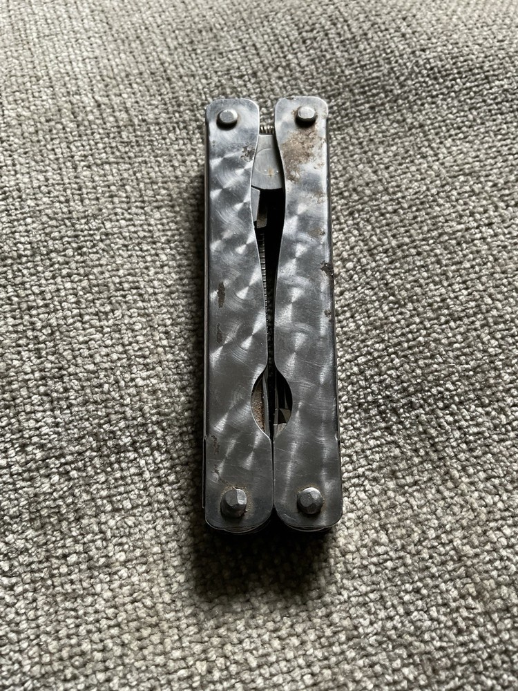 Multi-tool Unbranded Vtg See Pics With Black Leather Case