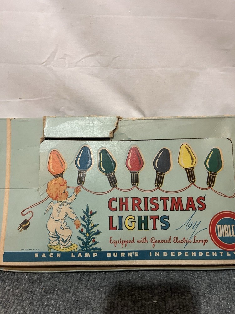 Dialco 15 String Christmas Bulb Light With Box