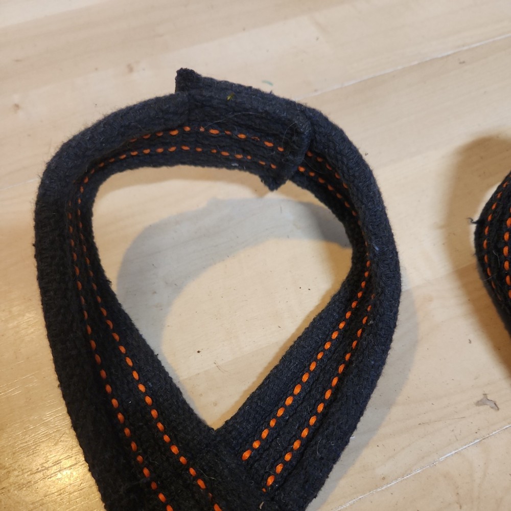 Legend Black And Red, Figure 8 Lifting Straps