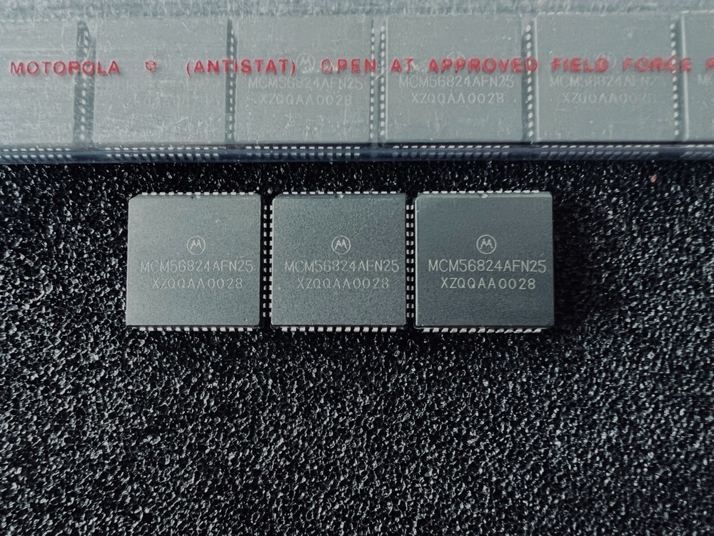 MCM56824AFN25