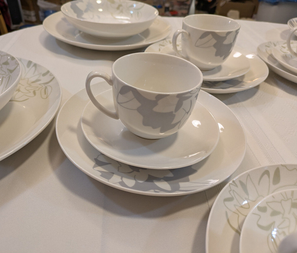 Gust Spring Floral 29 Pc Dinnerware Set Plates Bowls Cups Missing 1 Plate Dahlia