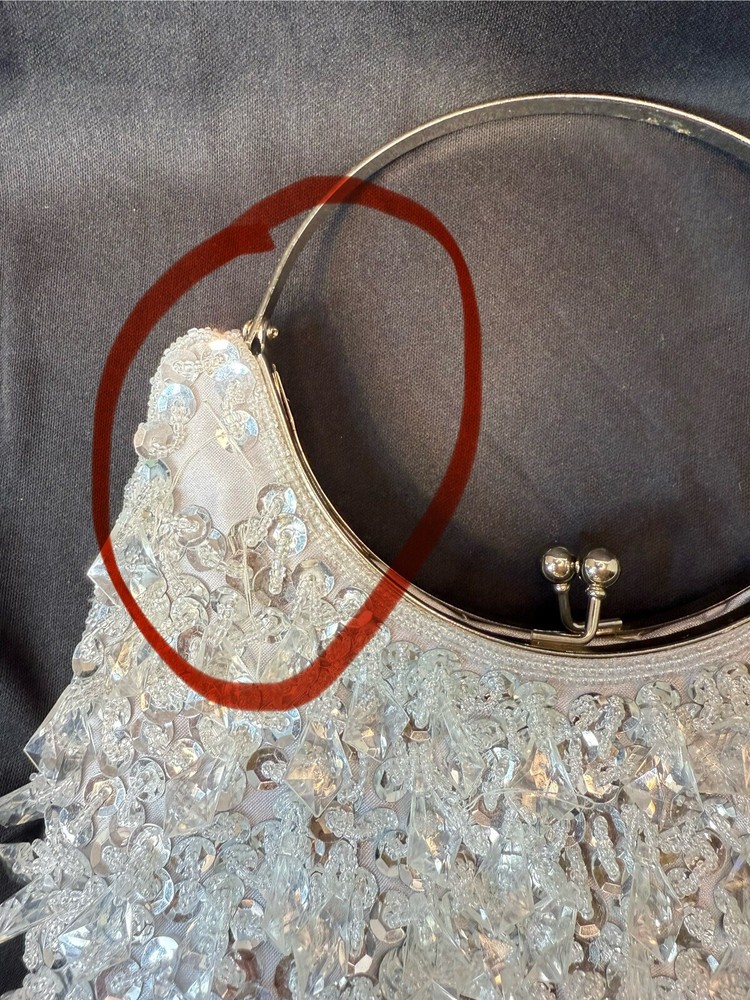 Vintage 90s Beautiful Silver Sequin Purse w/ Silver Handle M1