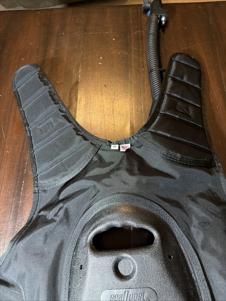 Seaquest wave scuba diving jacket - Size M.. medium
