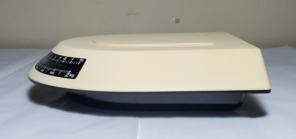 Guzzini Lady B Kitchen Scale - Designer 80s Vintage