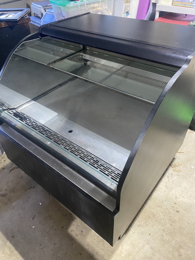 structural concepts self serve refrigerated case