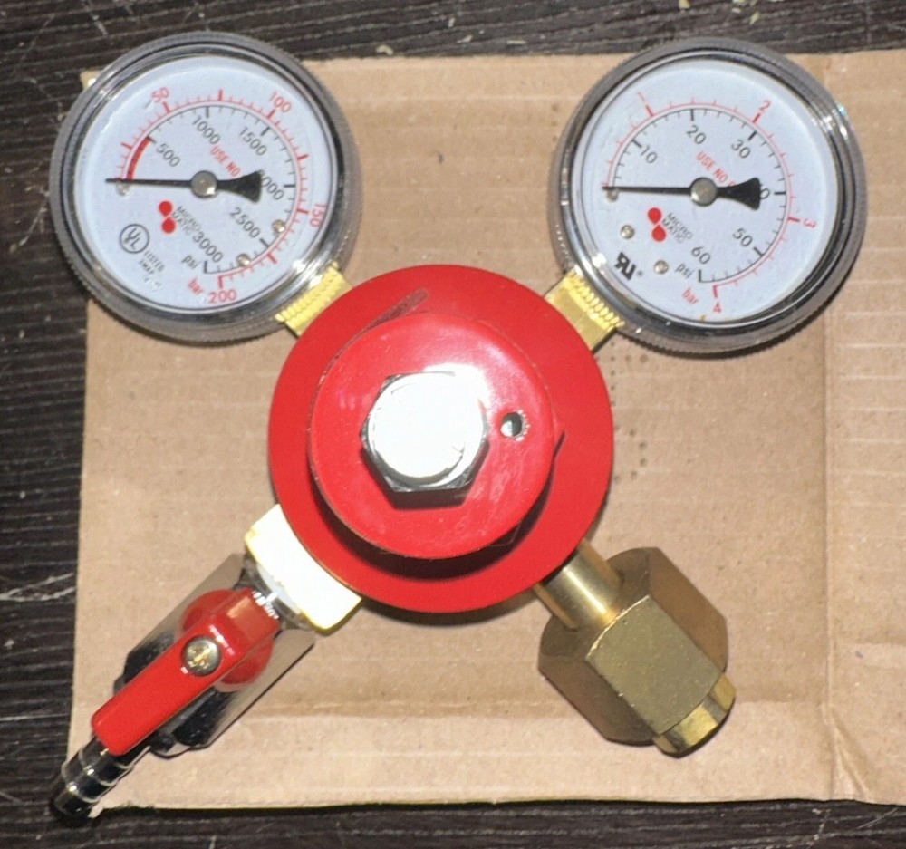 Micro Matic Dual Gauge CO2 Regulator Draft Beer Kegerator Bar Beverage System