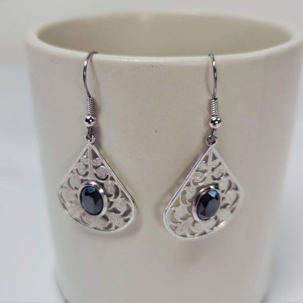 Silver Filigree Teardrop Dangle Earrings W Stone Boho Chic Pierced