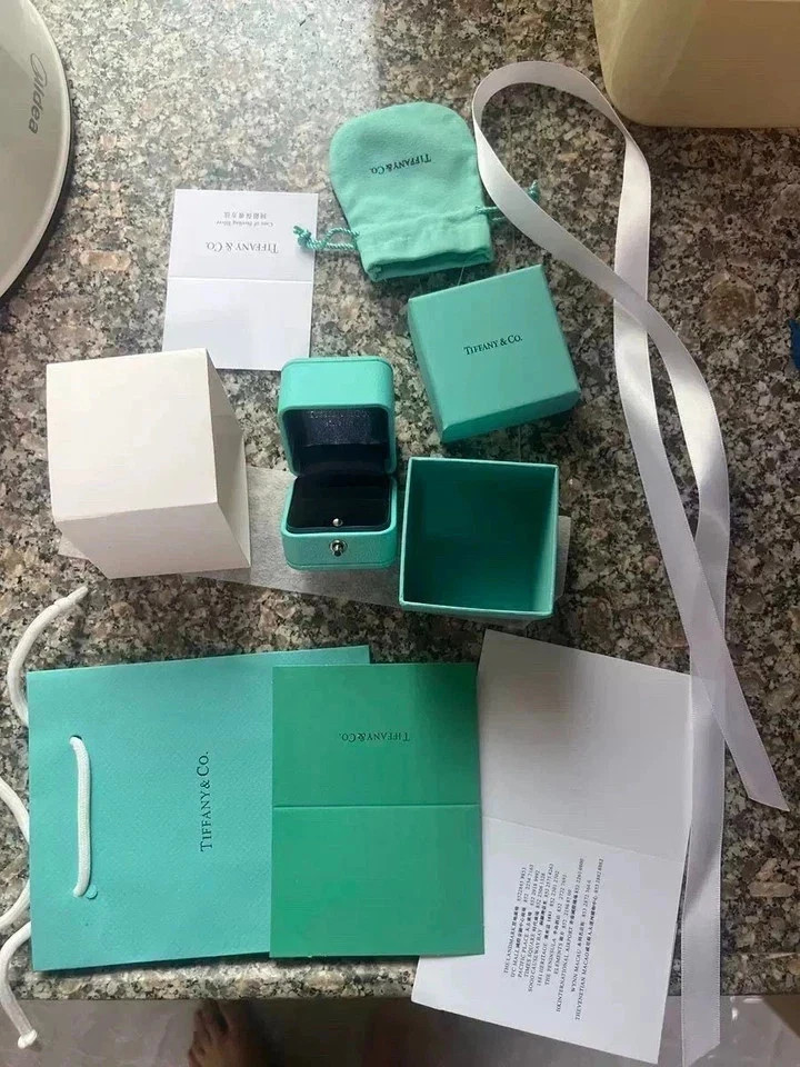 Tiffany & Co Engagement Ring Box + Outer Box + Pouch + Certificate + Folder +Bag