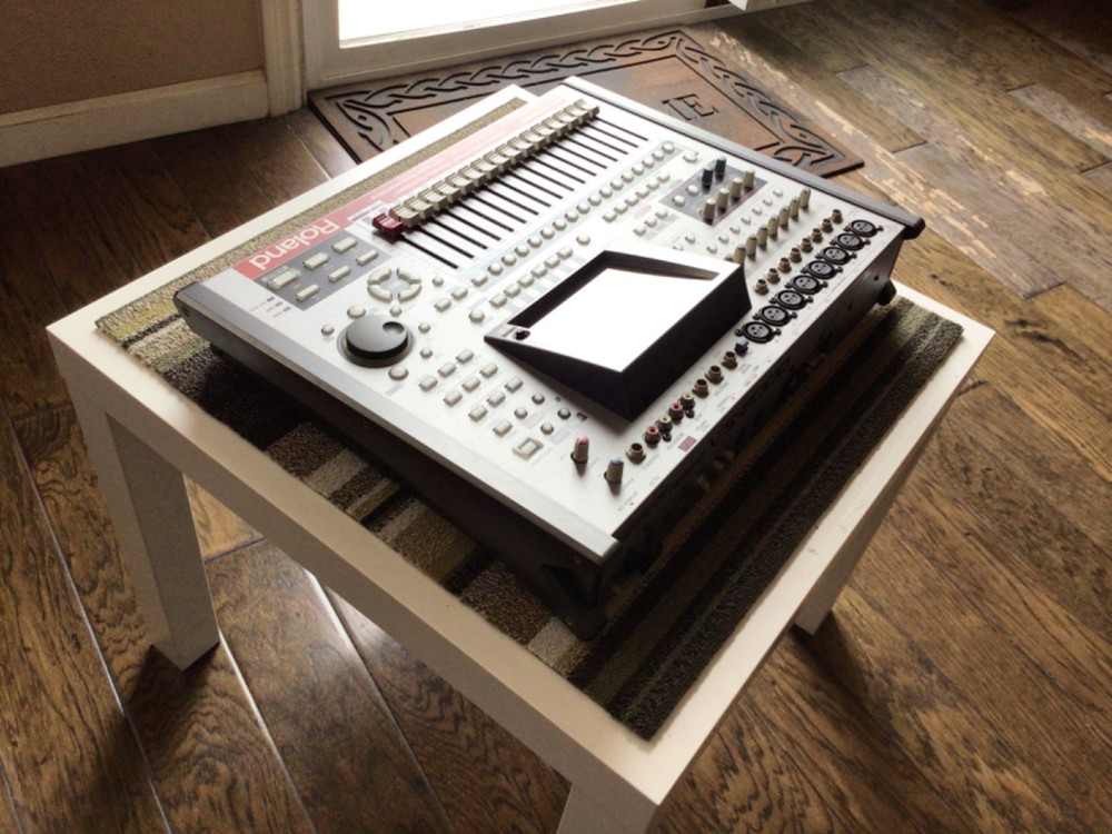 Roland VS-2000CD Digital Studio Workstation with FX Cards