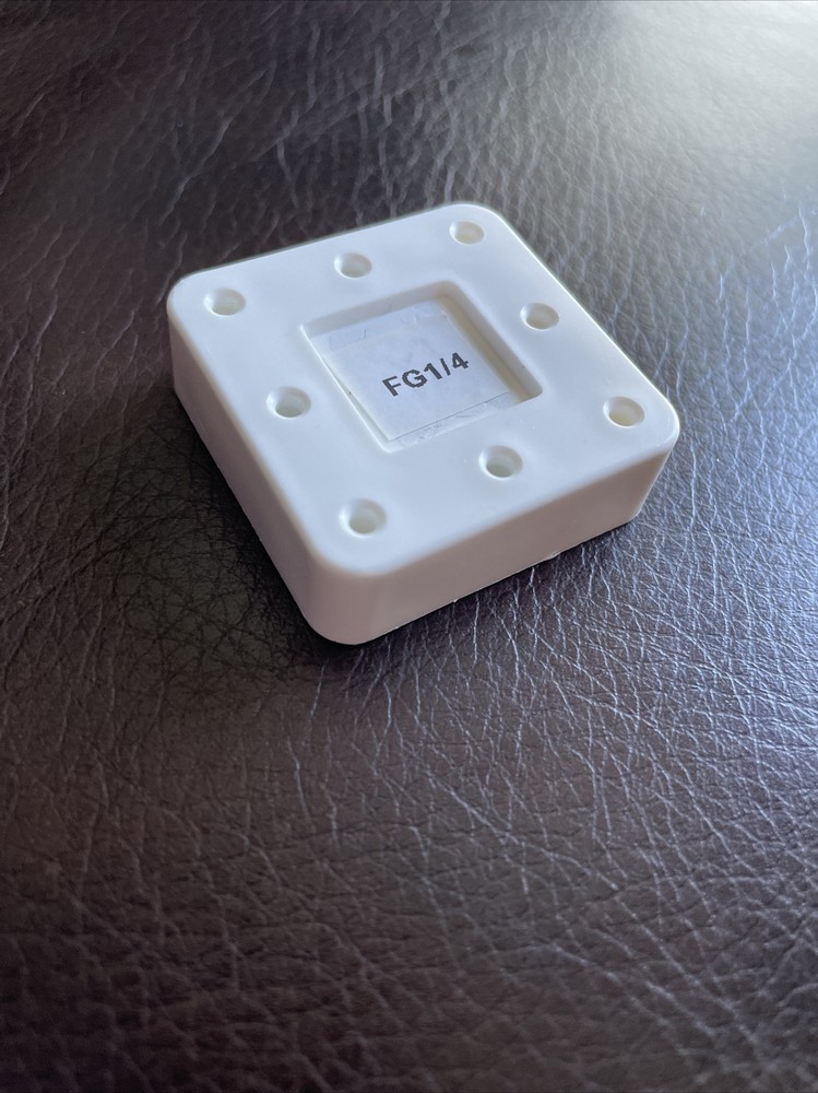 ZIRC 8-Hole Magnetic Bur Block White 50Z400A.