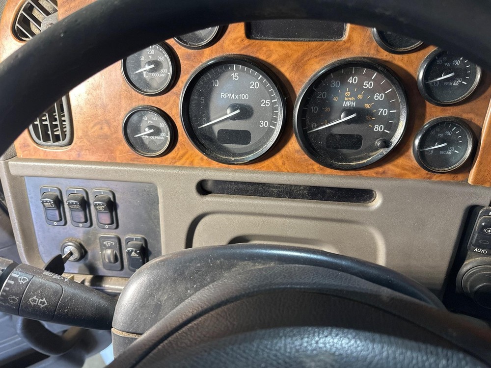 2006-2015 Peterbilt 386 TRIM OR COVER Dash Panel - Used