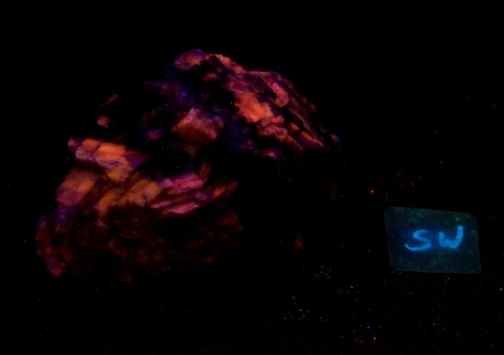 Fluorescent Calcite from Bullard Peak UV Specimen