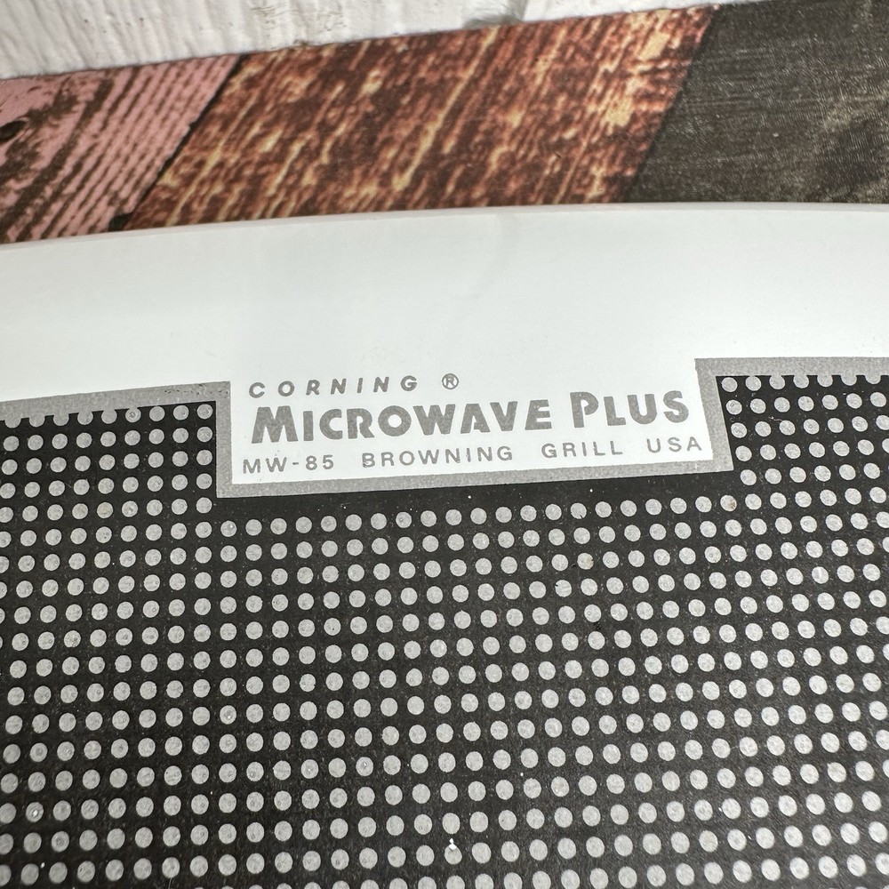 Corning Ware "Microwave Plus" MW-85 Footed Browning Grill 8 1/2" Square WHITE