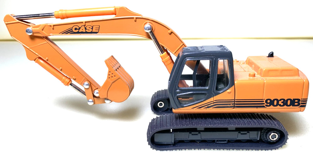 ERTL Case 9030B Excavator 1:50 Scale Inv. #5819