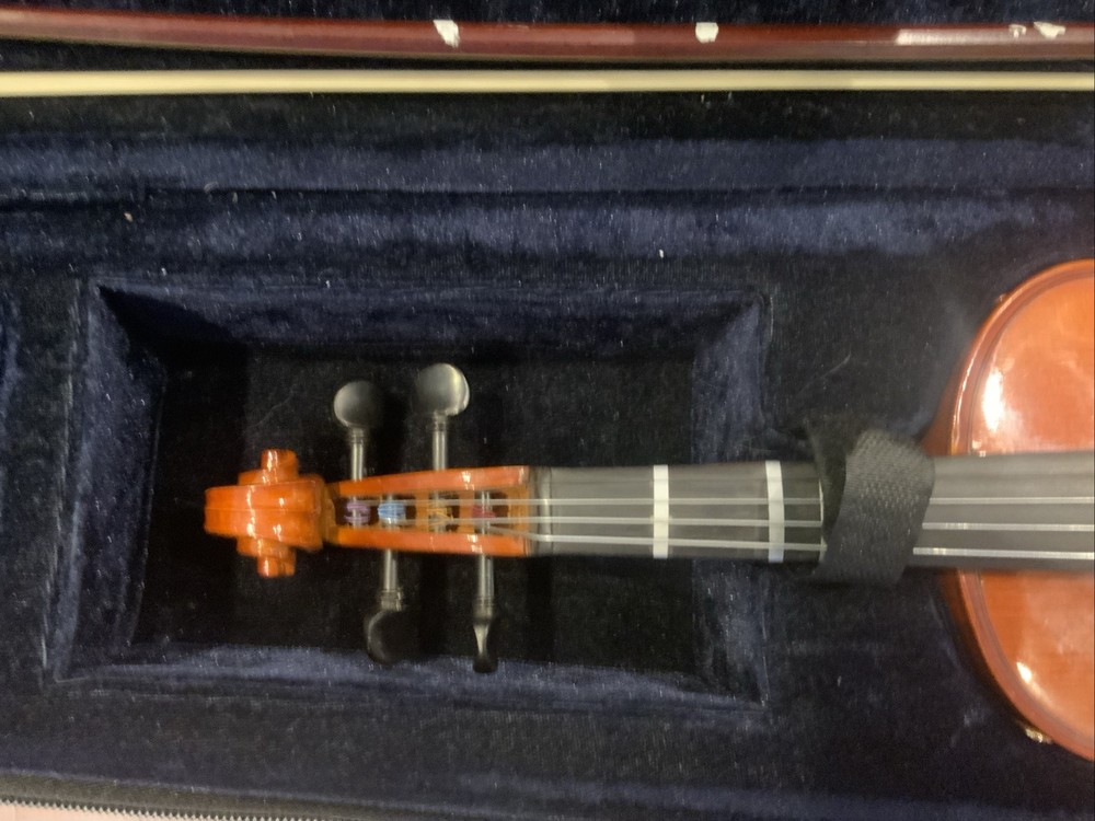 Student Violin With Case, Bow & Shoulder Rest