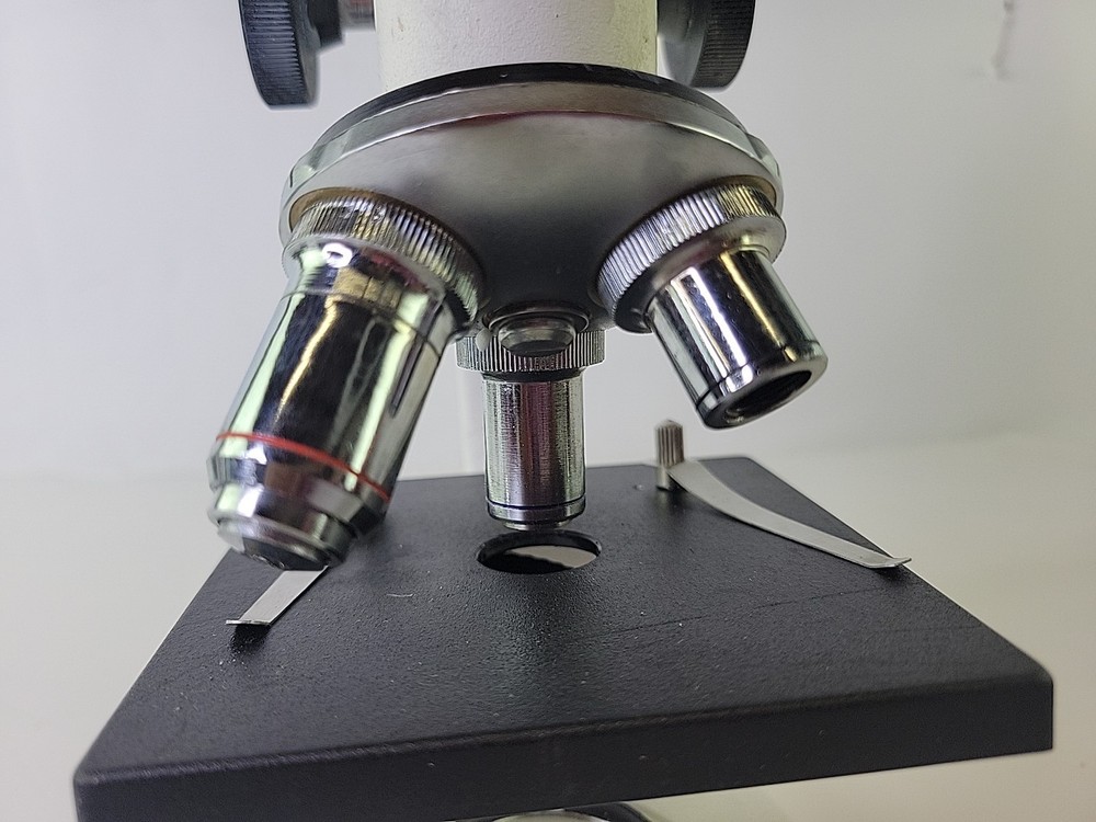 Vintage Student Microscope Eyepiece 4X 10X 40X Objectives