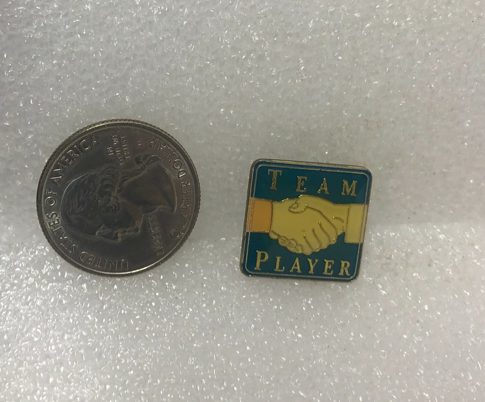 Team Player Hand Shake Pin