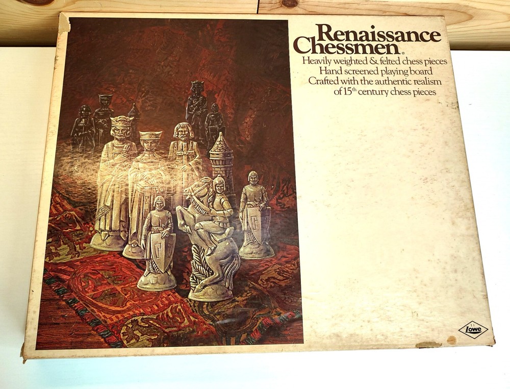 Vintage Renaissance Chessmen Chess Set By E.S. Lowe 1970