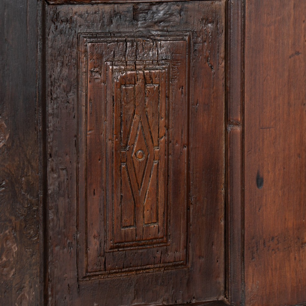 17th Century Chestnut Console Buffet Sideboard from Portugal