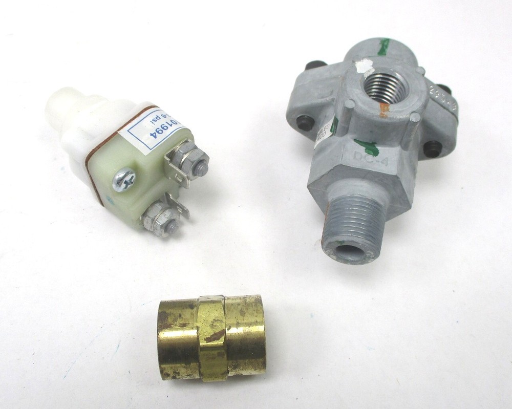 K108143 NEW GENUINE BENDIX STOP LIGHT SWITCH KIT WITH DOUBLE CHECK VALVE