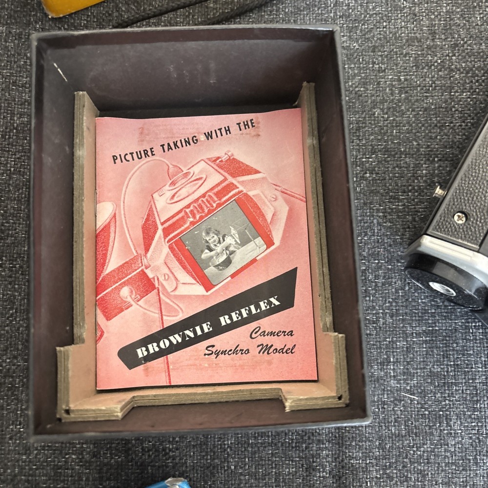 Old Vintage Brownie Reflex Synchro Model Camera original Box And Manual Tested