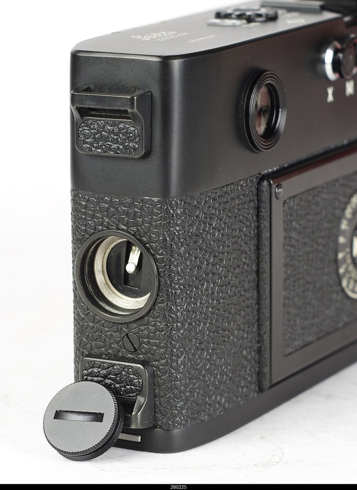 Leica M5 Black 3 Lug Mint- w/ Orginal boxed