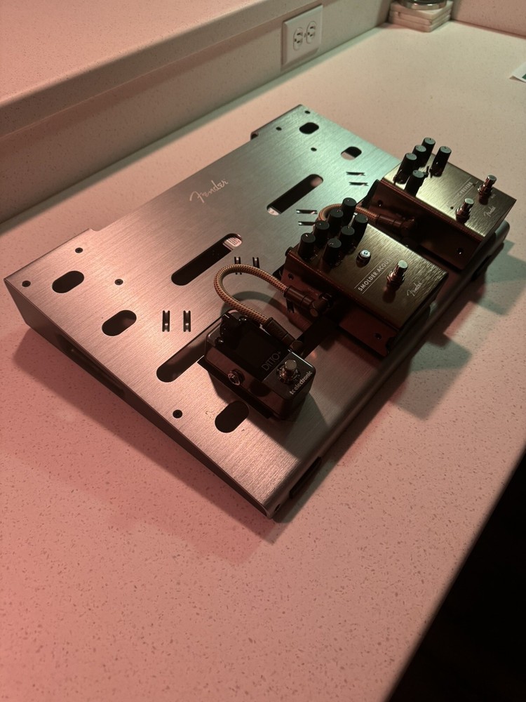 Fender Professional Pedal Board with Case - Small