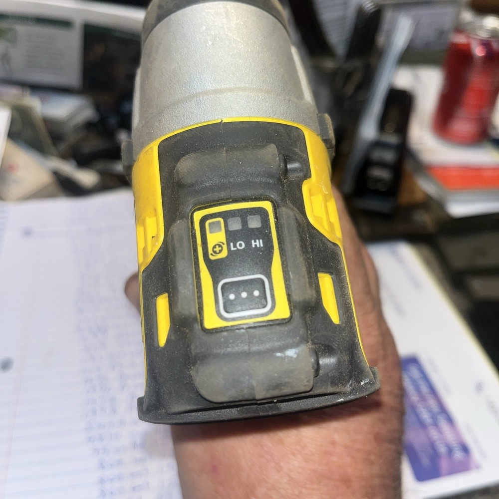 DEWALT 1/4" Impact Driver 12 Volt With Battery