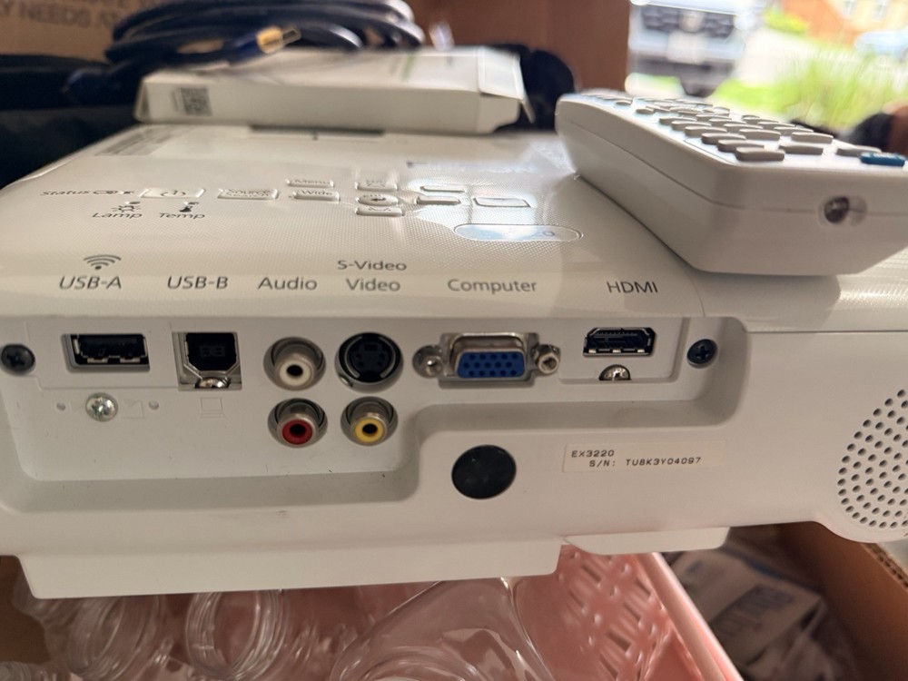 Epson Projector H552A EX3220