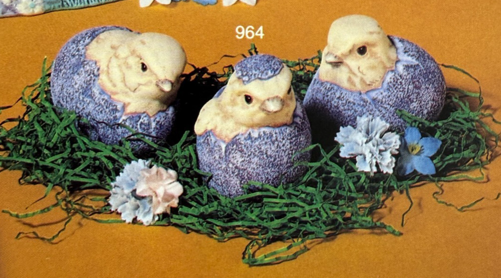 VINTAGE SCIOTO CERAMIC MOLD #S-964 THREE CHICKS IN EGGS