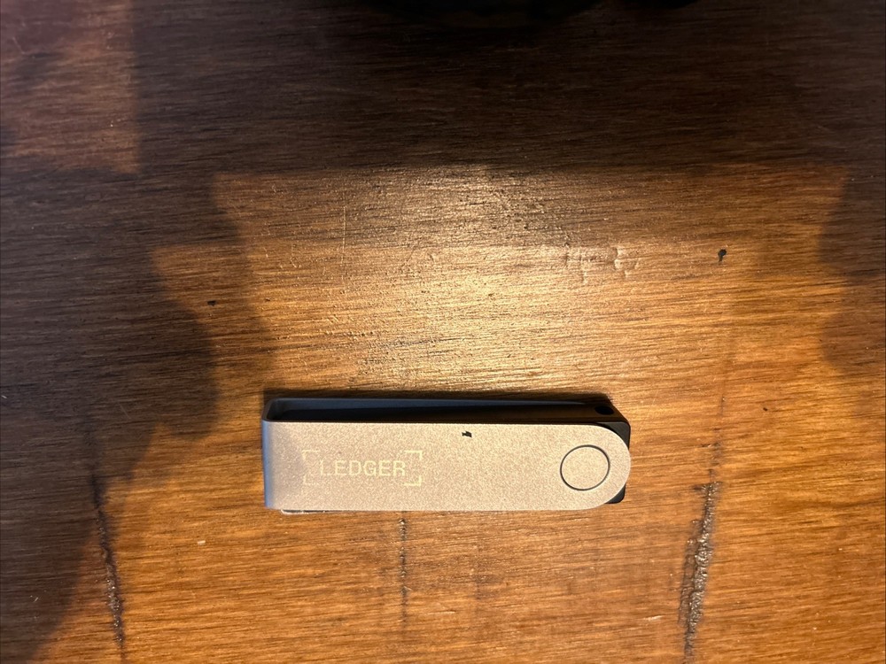 Ledger Nano X | Onyx Black Bluetooth Crypto Wallet | Excellent Condition