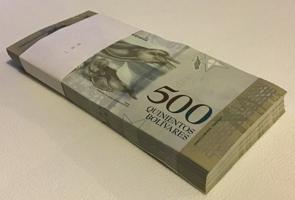 Venezuela Banknote Bundle. 100 X 500 Bolivares. Dated 2017. Unc.