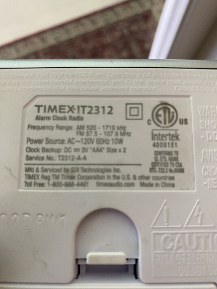 Timex IT2312 White AM/FM Dual Alarm Clock Radio Digital Red LED Display